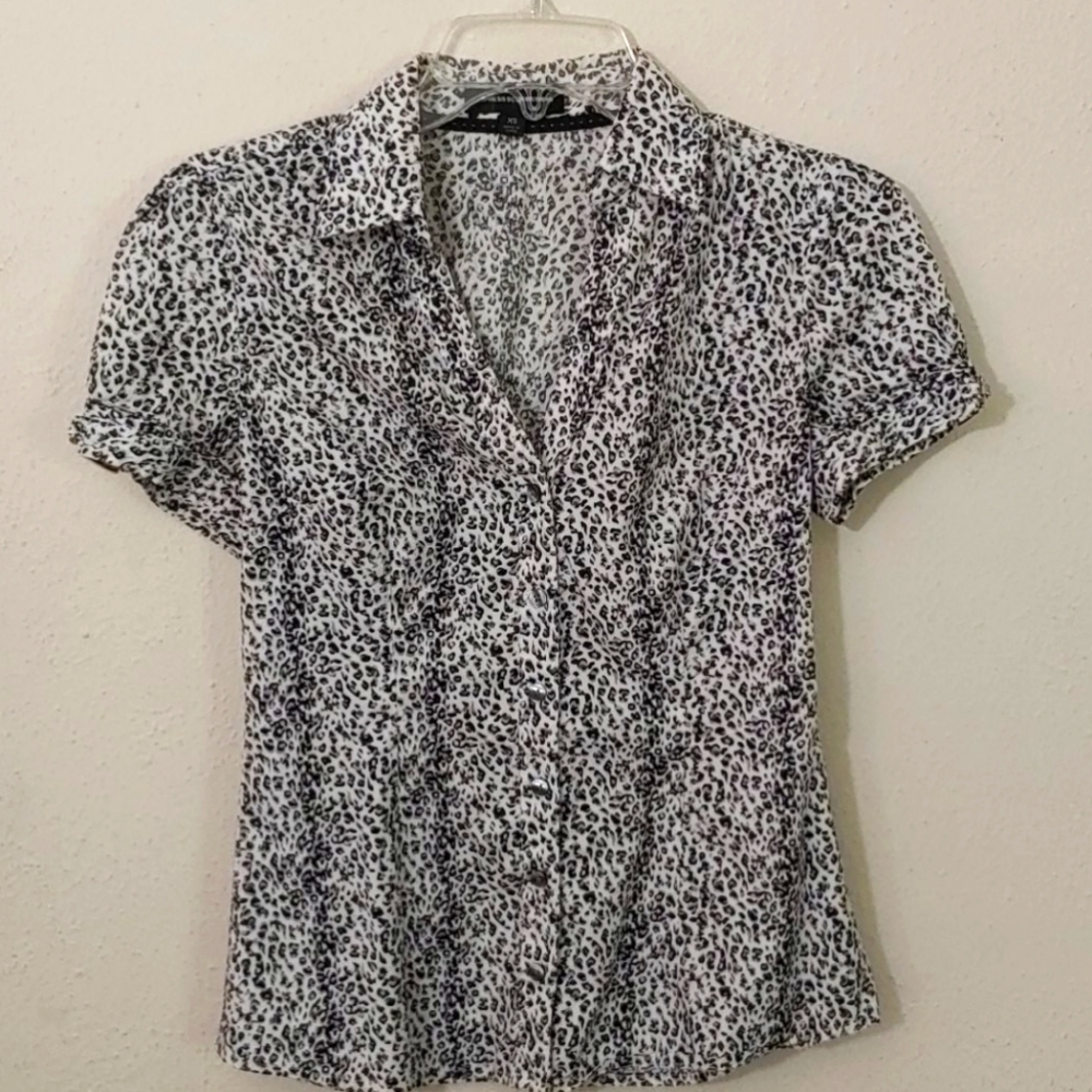 Express Design Studio Women's Size XS Buttondown